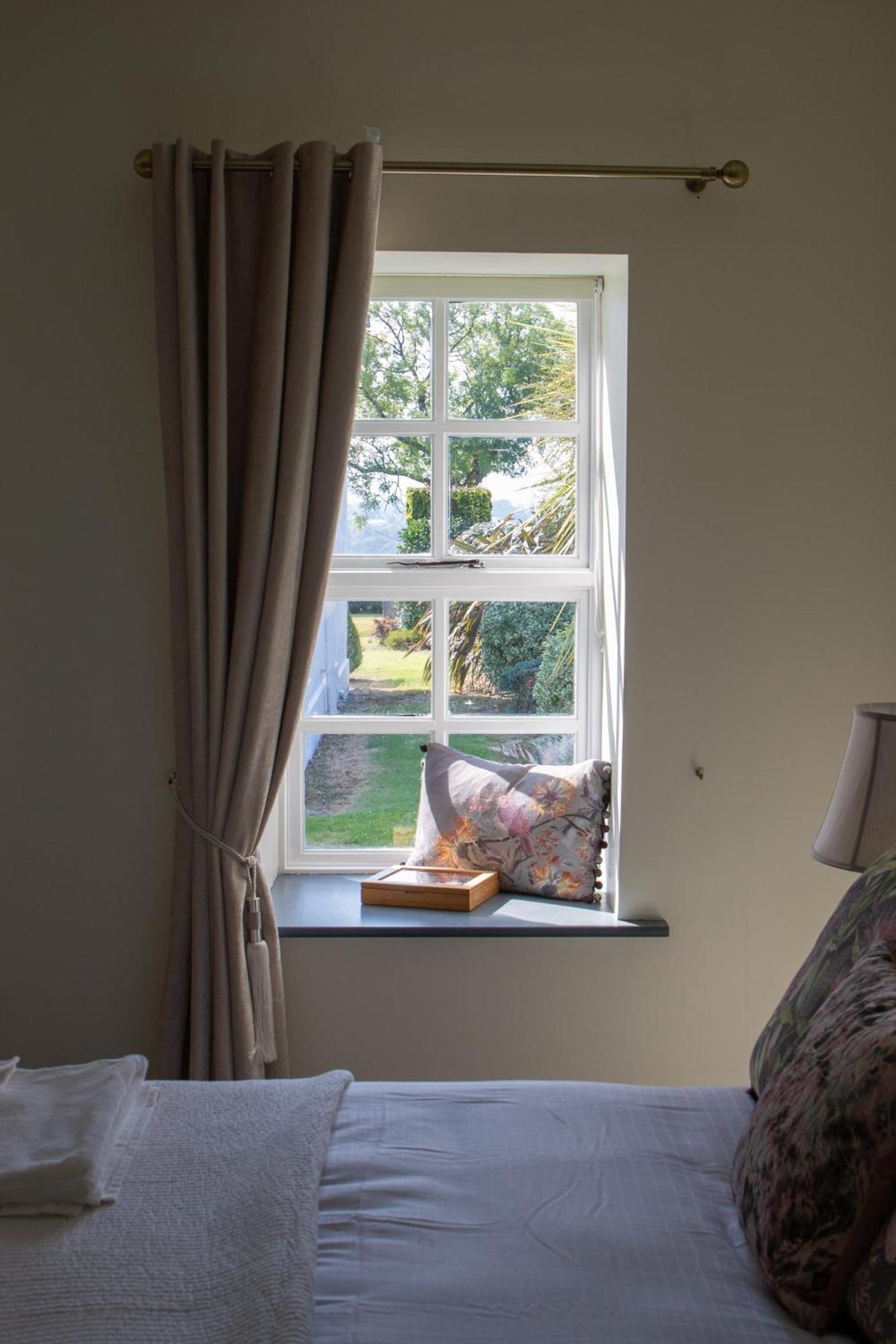 Hill House Lodge Sleeps 6 Overlooking The Rock Of Cashel Cashel  Eksteriør billede